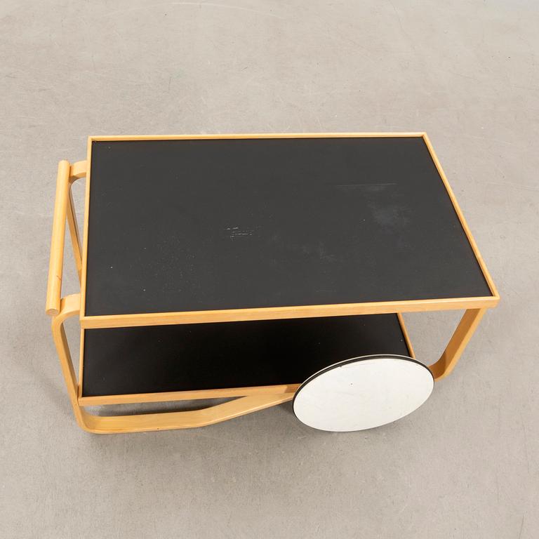 Alvar Aalto, serving trolley, model 901, Artek Finland, sent 20th century.