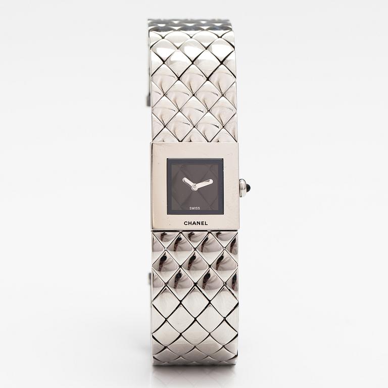 CHANEL, Matelasse Quilt Acier , wristwatch, 19 mm.