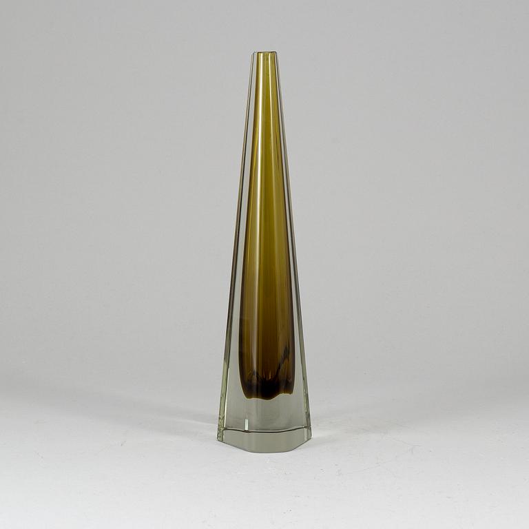 A glass vase by Kaj Franck Nuutajärvi.