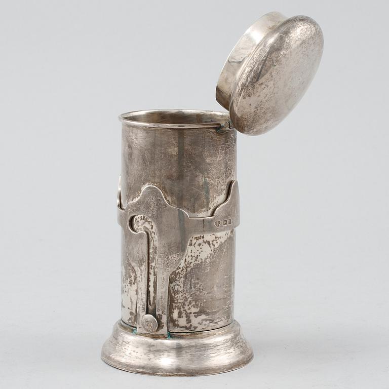 CIGGARBURK, silver, Charles & Richard Comyns, London, England, 1919. Vikt 220 g.