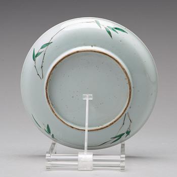 A famille verte dish, Qing dynasty, Kangxi (1662-1722).