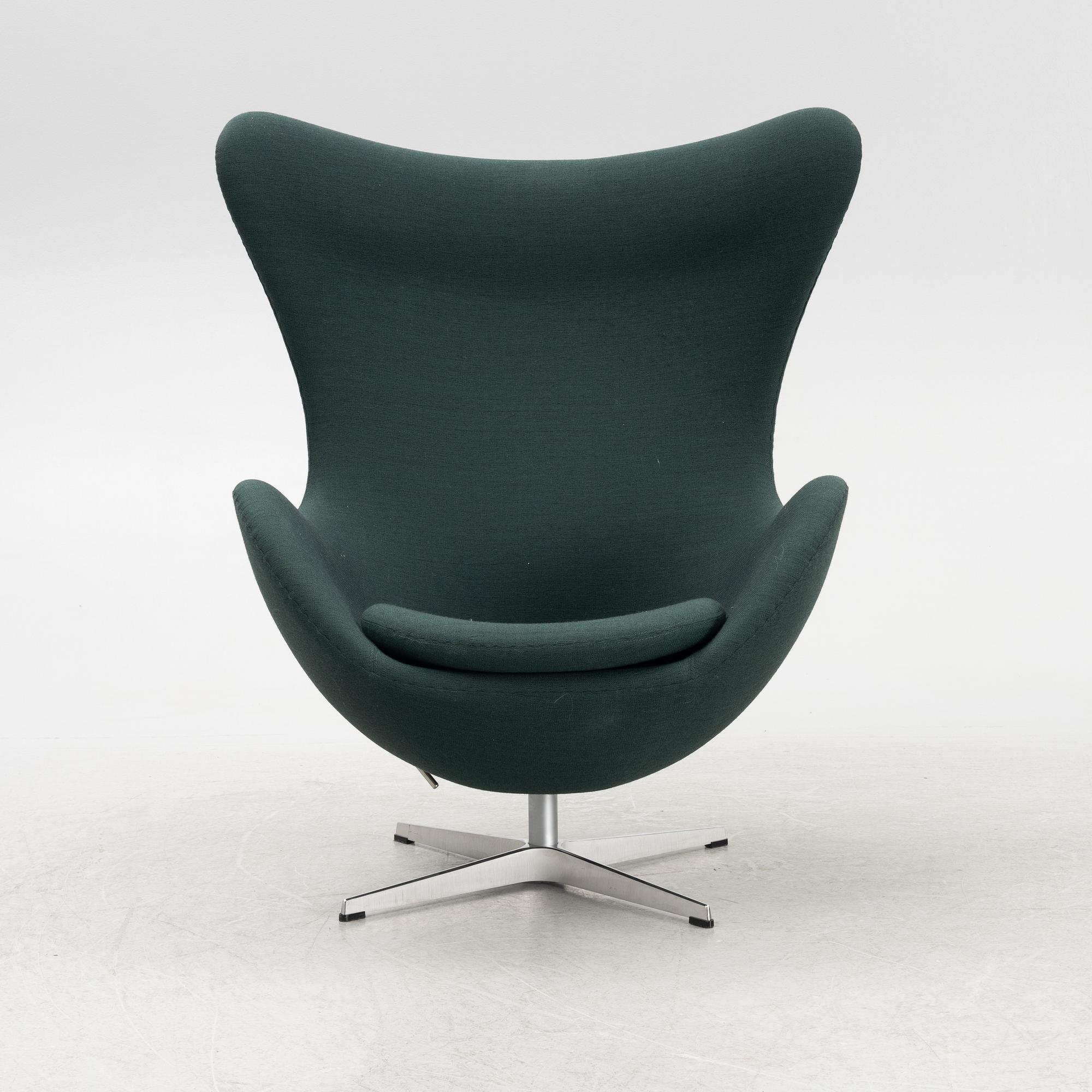 Arne Jacobsen, armchair, "Ägget", Fritz Hansen, 2021.