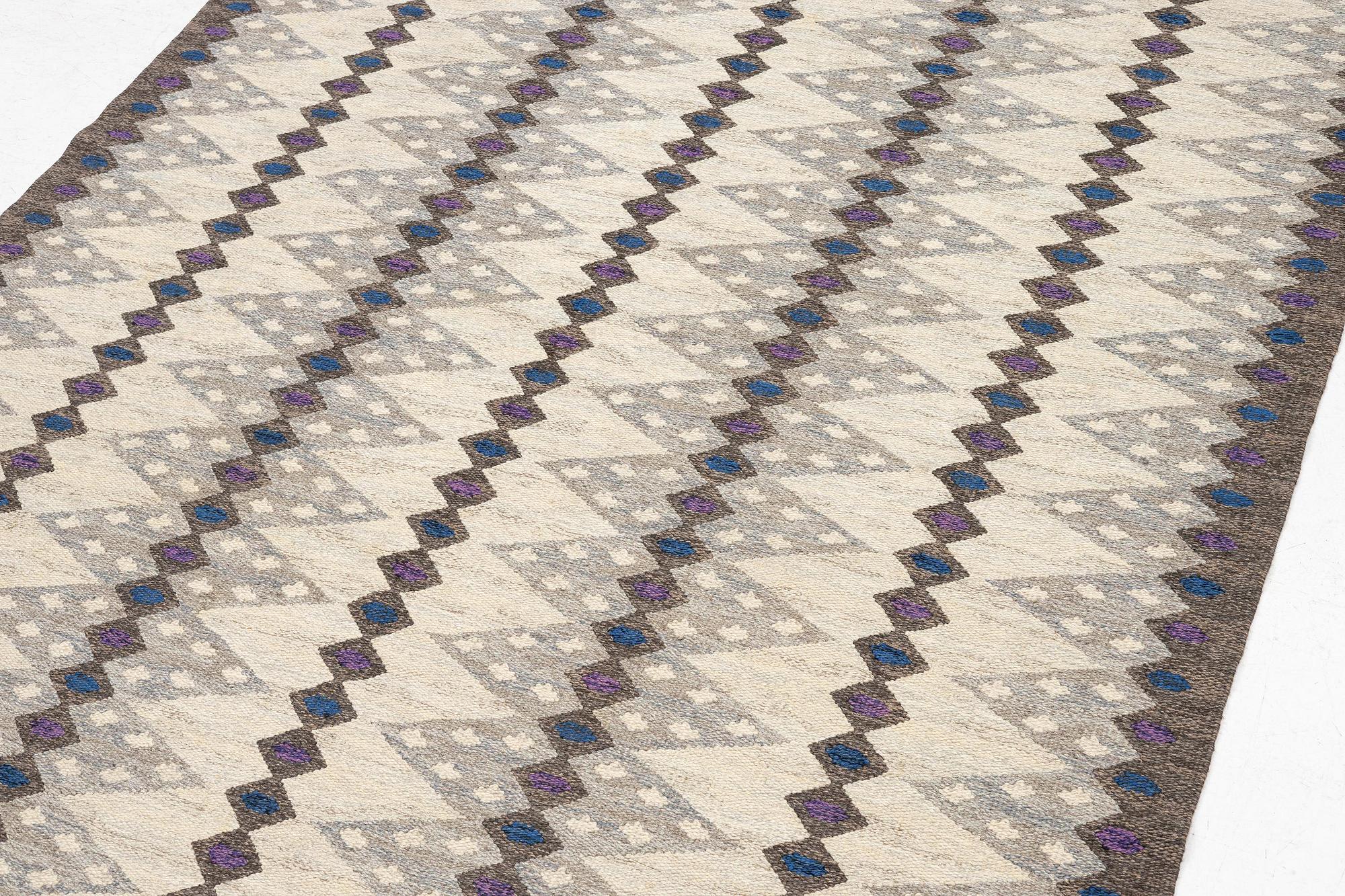 Berit Koenig, matta, gobelängteknik, 256 x 195 cm, signad SH BK.