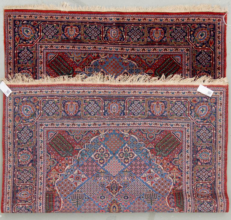 A semi-antique Kashan. Around 203 x 132 cm.