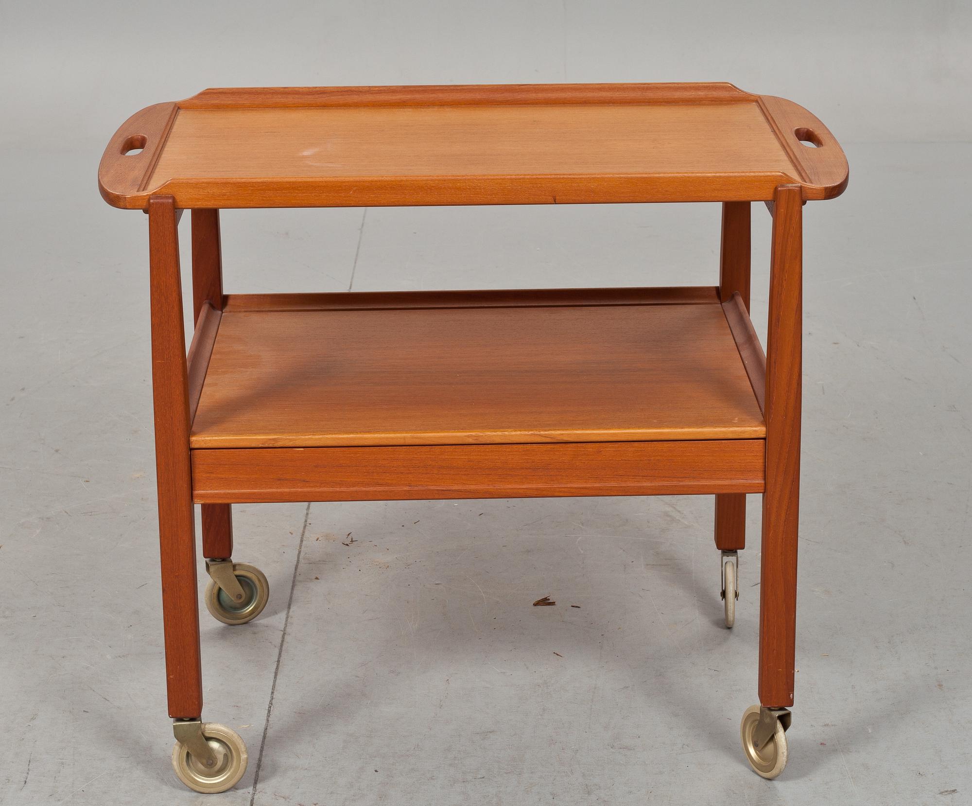 SERVERINGSVAGN,  "Julius", ur "Bra Bohag"-serien, Sven Engström och Gunnar Myrstrand, Tingströms. 1950/60-tal.