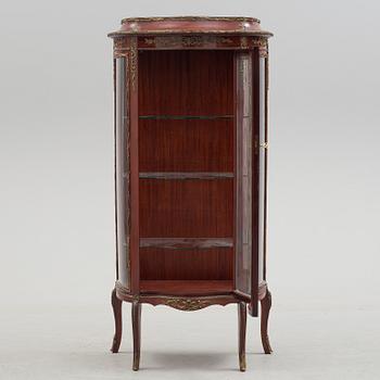A Louis XV style cabinet, first half of the 20th century.