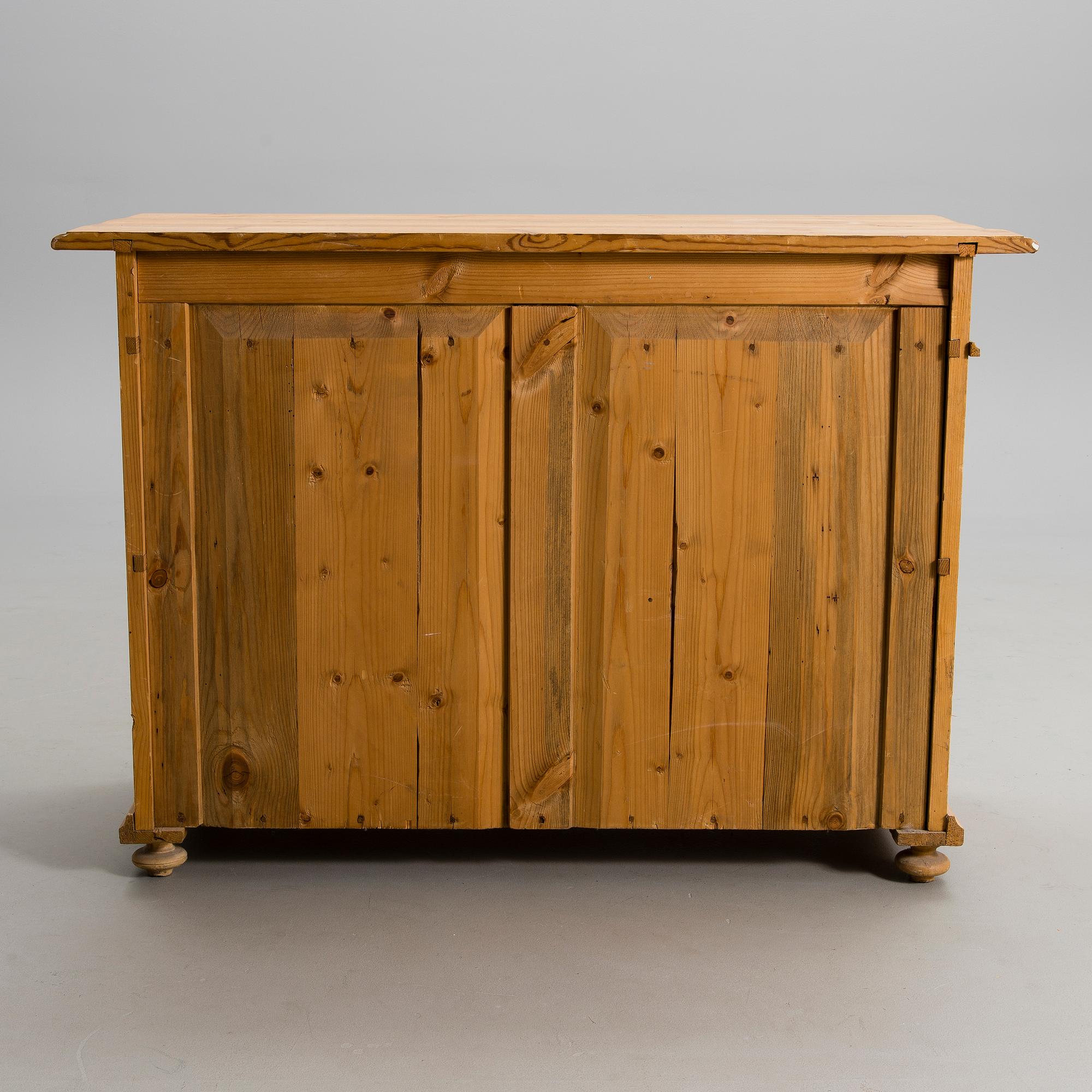 PEASANT CUPBOARD, the end of the 19th century.