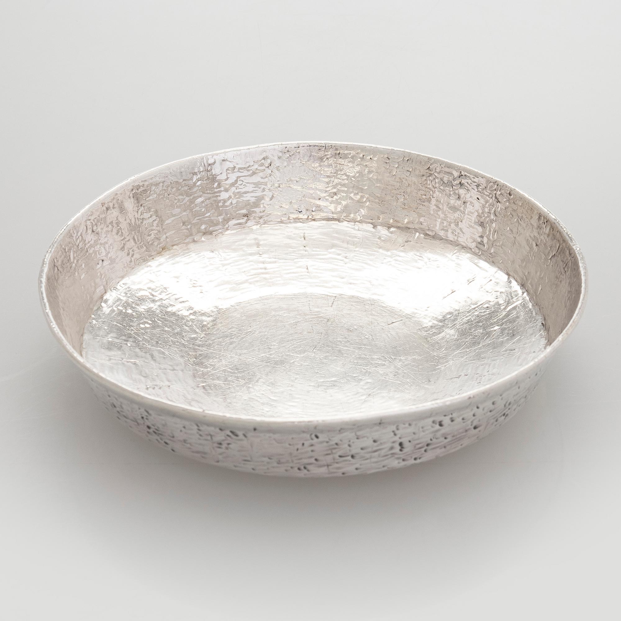 Tapio Wirkkala, skål, sterlingsilver, TW 289, Kultakeskus, Tavastehus 1969. Modellen formgiven 1963.