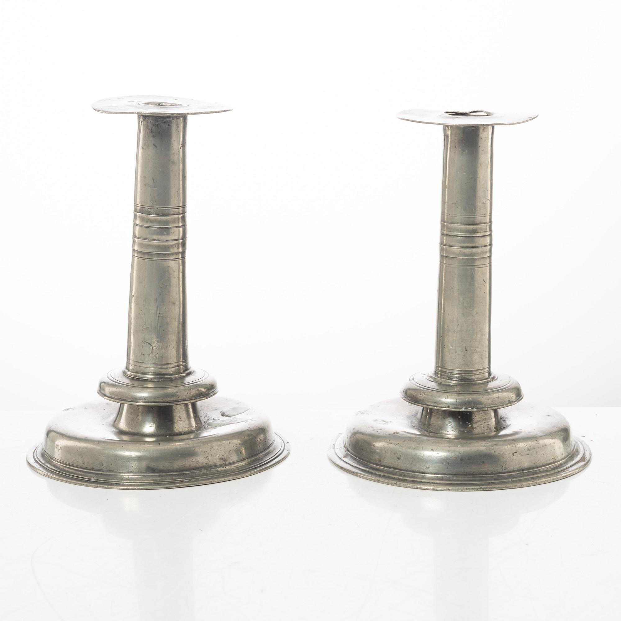 Ljusstakar, ett par, av Christopher Wickman, Stockholm 1696 och 1697, Karolinsk Barock.