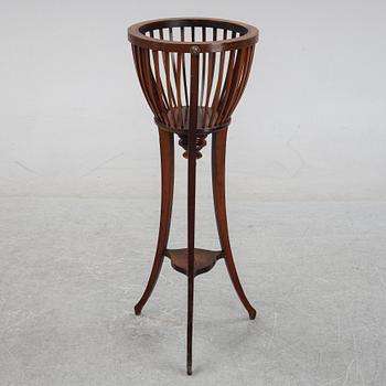 An English mahogany pedestal, circa 1900.