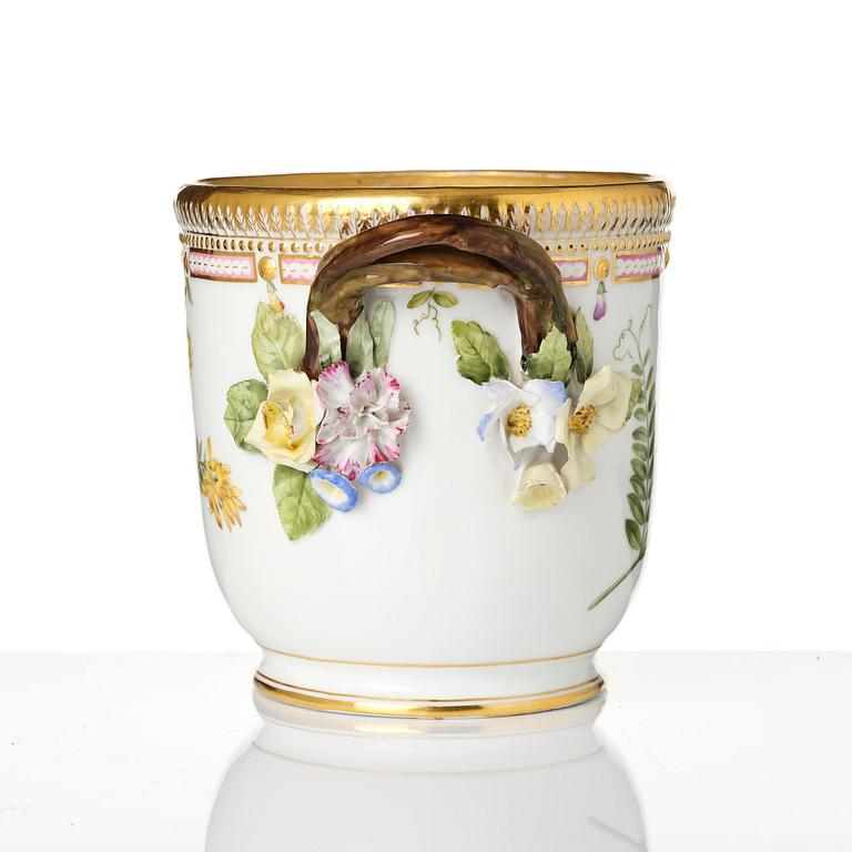 Ytterfoder/Vinkylare, porslin. 'Flora Danica', Royal Copenhagen, Danmark, 1800-tal.
