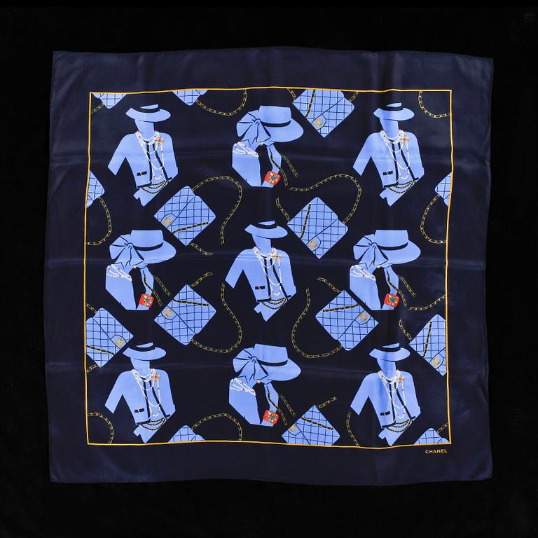 GUCCI samt CHANEL scarves, 2 st.