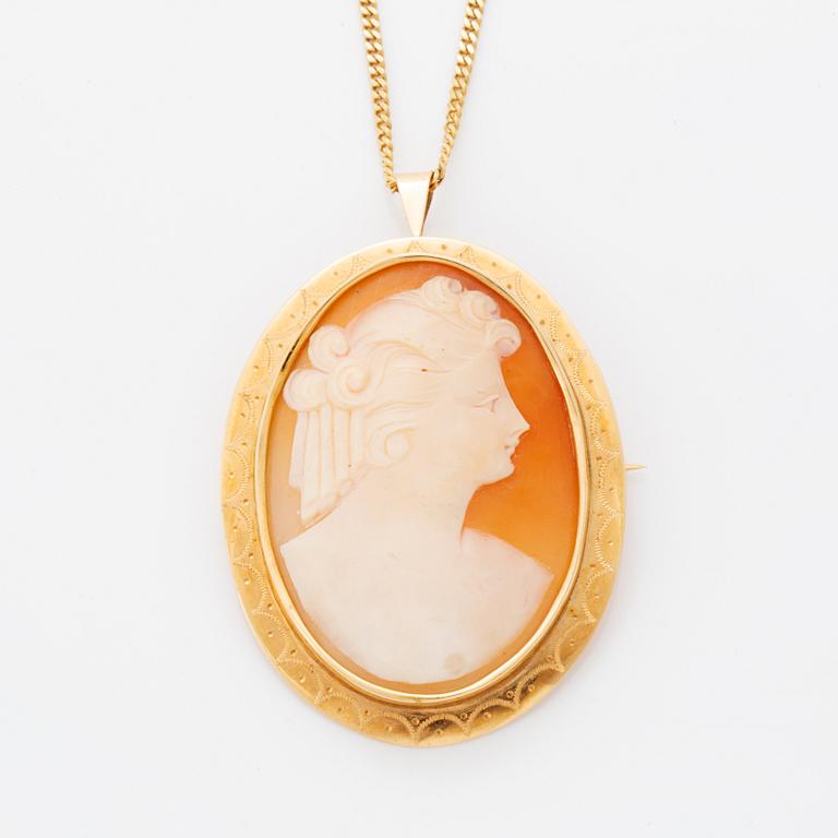 18K gold shell cameo pendant/brooch with chain.