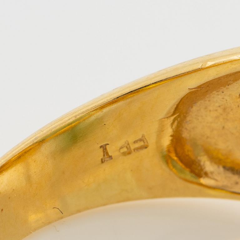 Ring, cocktail ring, 14K gold with green beryl and brilliant-cut diamonds.