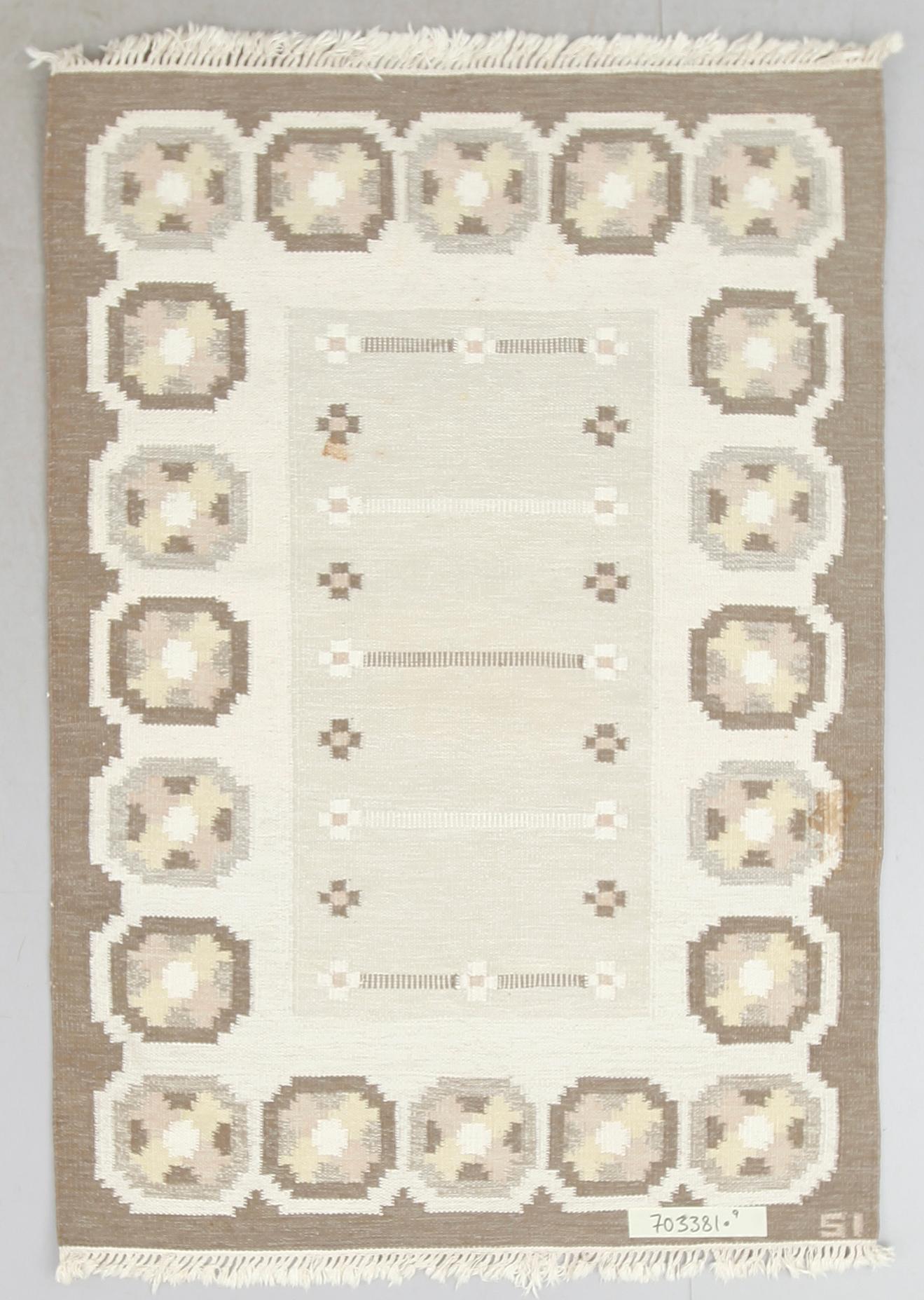 MATTA, rölakan, monogramsignerad SI. Ca 193 x 136 cm.