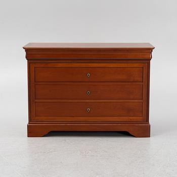 A chest of drawers, end of the 20th cenury.