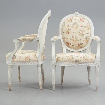 KARMSTOLAR, ett par, gustavianska, 1700-talets slut.