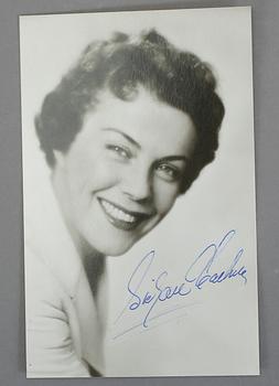 SKÅDESPELARAUTOGRAFER I ALBUM, 36 st, bla George Fant, Bibi Andersson, Harriet Andersson, Eva Henning.