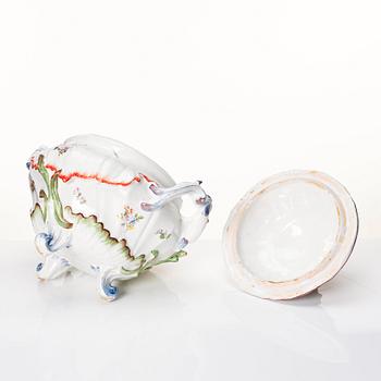 A Rococo faience tureen with cover, unmarked, Rörstrand, 18th Century.