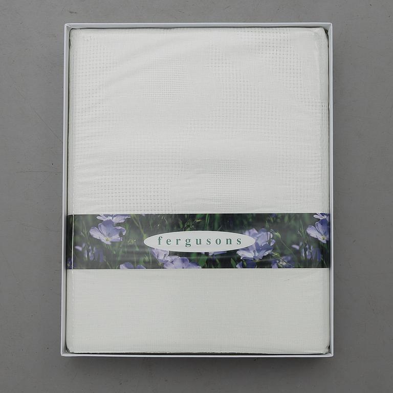DUKAR, 2 st, linne, No 071, "Etamine", Fingal Irish Linen.