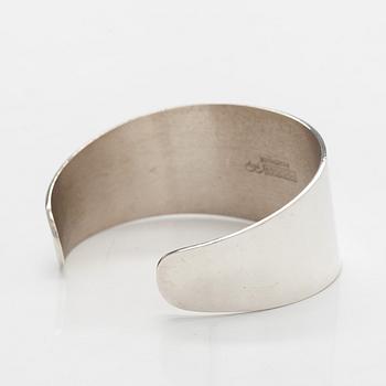 Pekka Piekäinen, necklace, bracelet and brooch, silver, Platinoro, Turku 2000 - 2009.