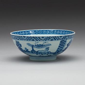 A blue and white bowl, Qing dynasty, 18th Century.