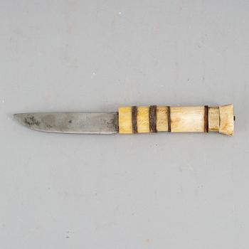 A Sami reindeer horn knife, dated 1924.