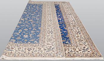 A part silk Nain carpet, so-called 4LAA, approx. 367 x 260 cm.