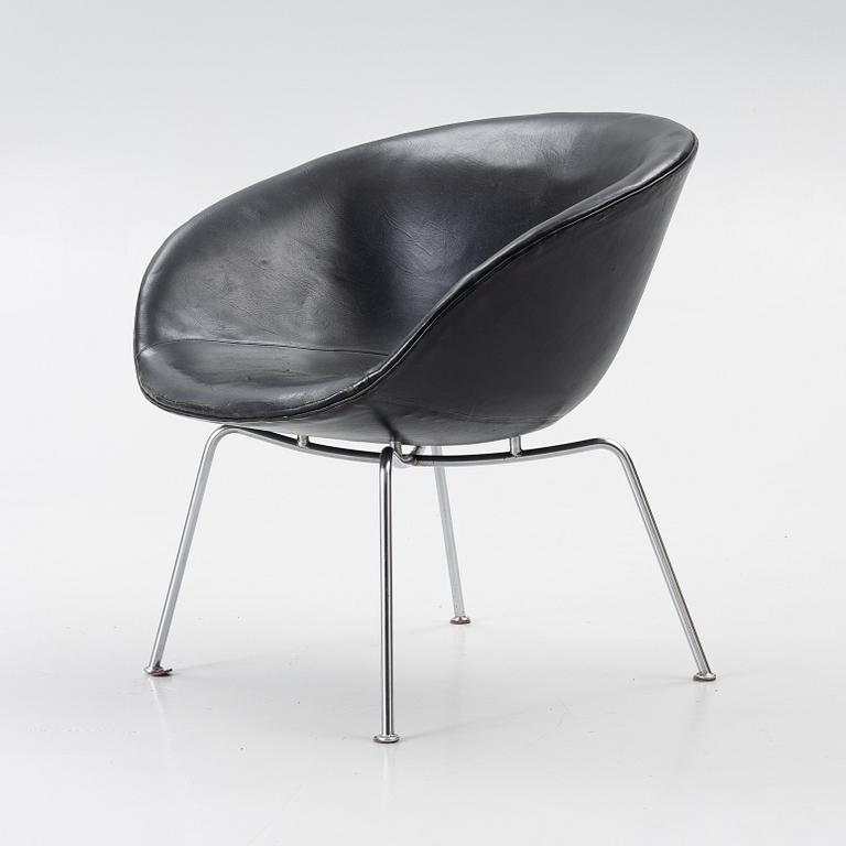 Arne Jacobsen, fåtölj, "The Pot", Fritz Hansen, Danmark, 1900-talets andra hälft.