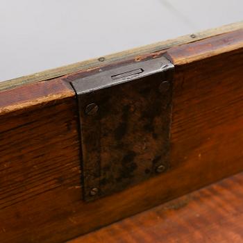 BYRÅ, sengustaviansk, tidigt 1800-tal.