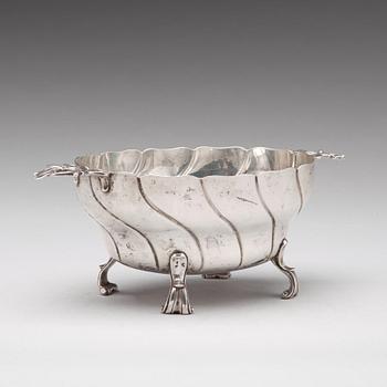 Petter Åkerman, konfektskål, silver, Stockholm
1769, rokoko.