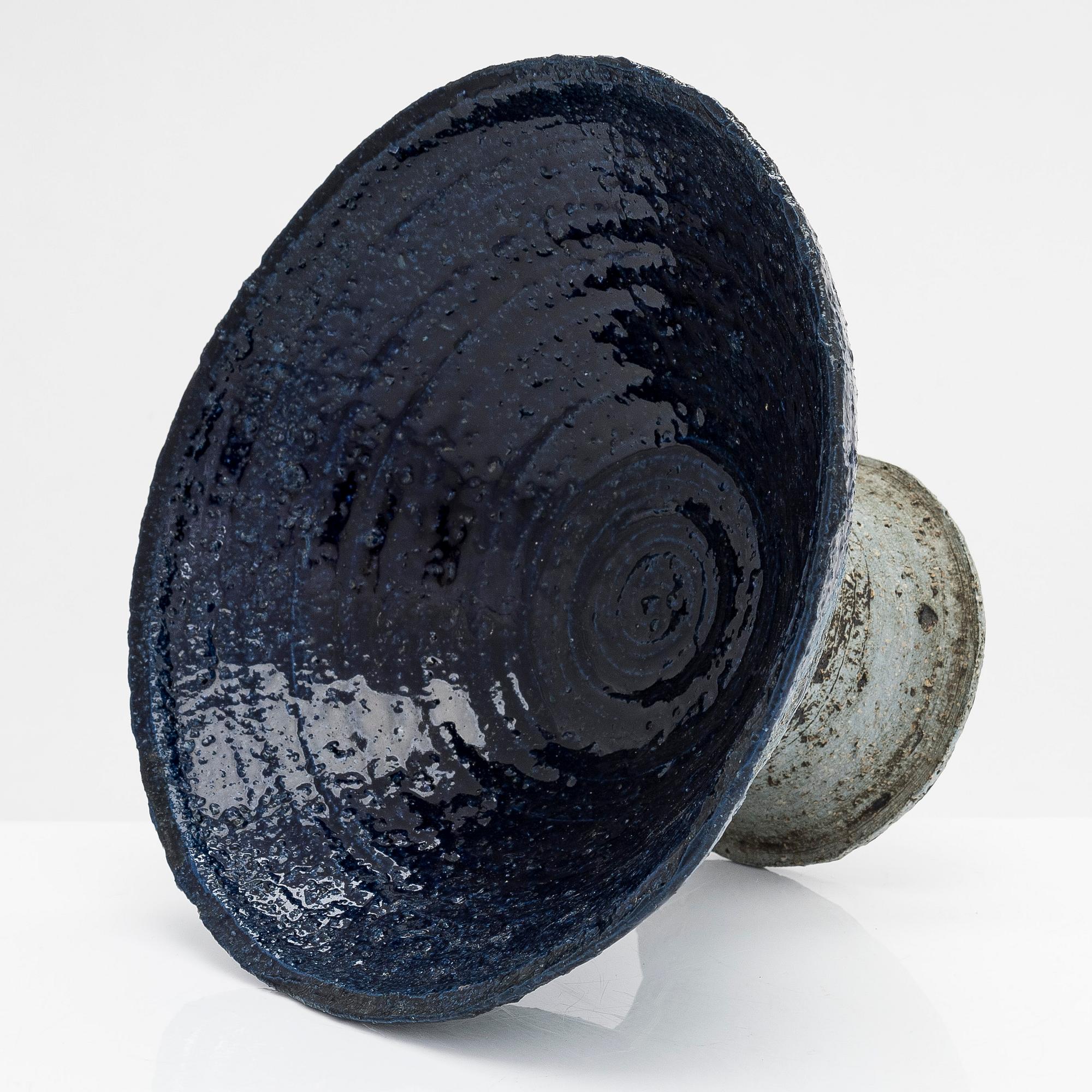 Raija Tuumi, a chamotte stoneware footed bowl, monogram signed RT, ARABIA 1970.