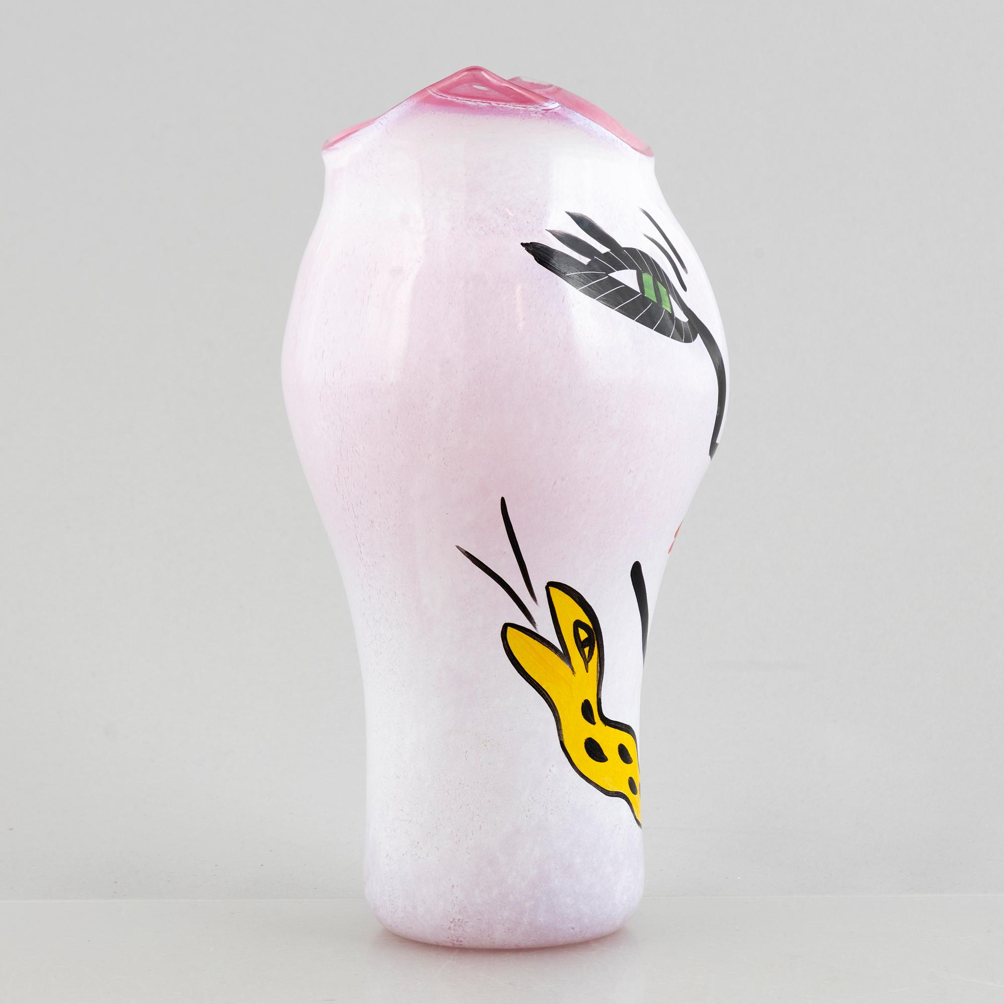 Ulrica Hydman-Vallien, a glass vase, Kosta Boda.