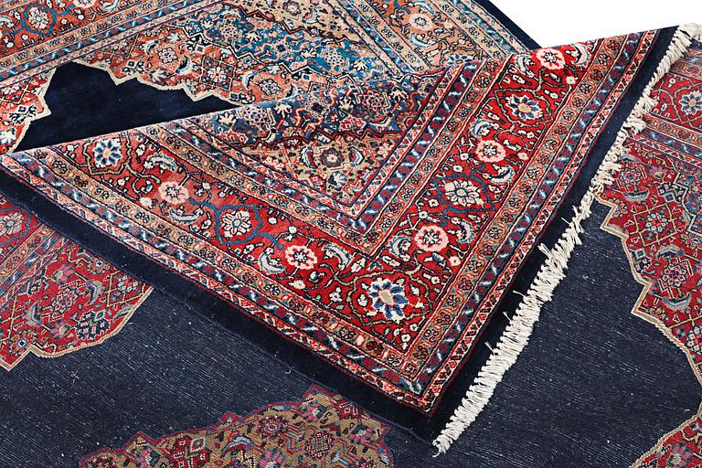 A Moud carpet, c. 310 x 206 cm.