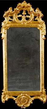 SPEGEL, Nils Meunier (mästare i Stockholm 1754-97), rokoko, otydligt märkt med Stockholm hallstämpel, möjligen 1777.