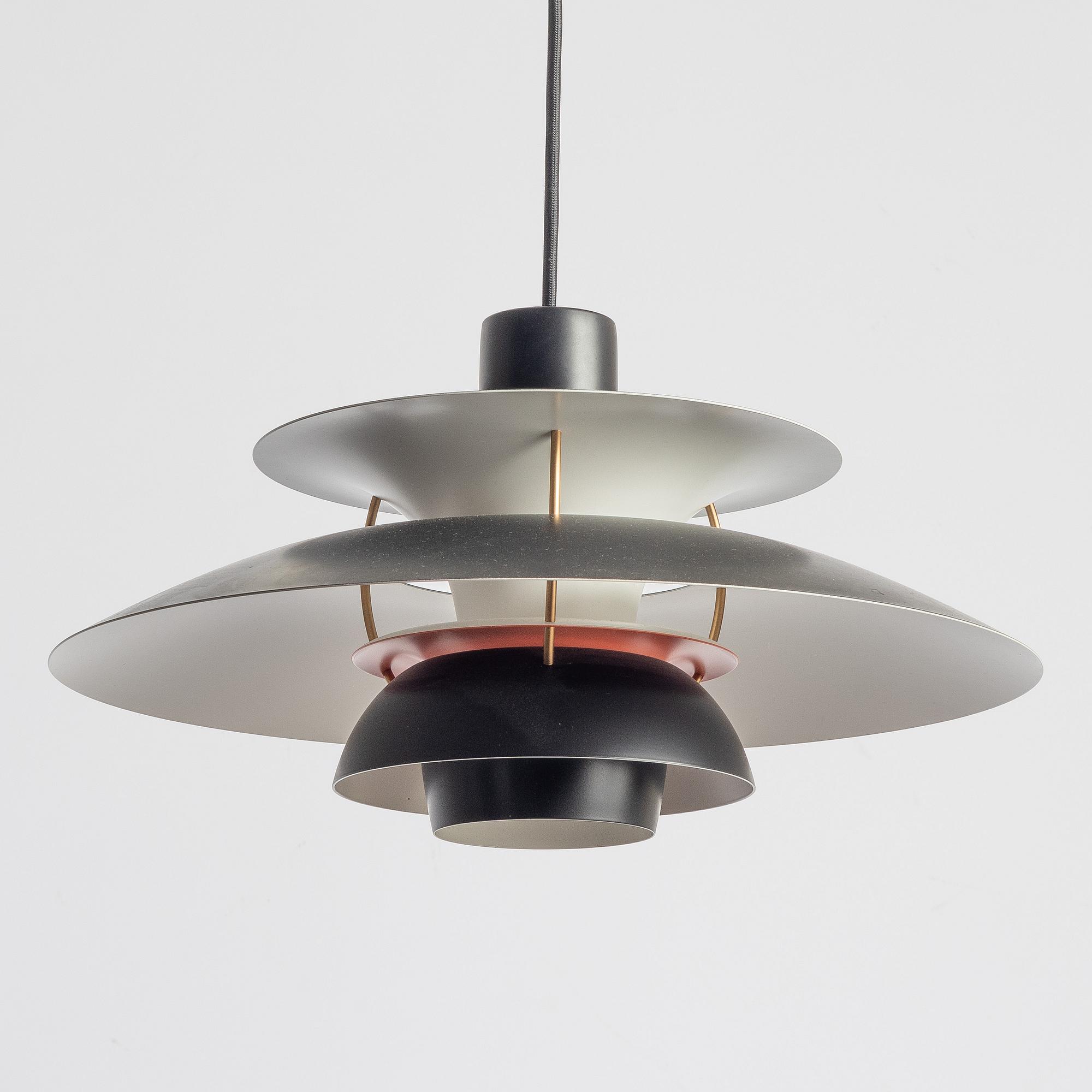 Poul Henningsen, taklampa, "PH 5", Louis Poulsen, Danmark.