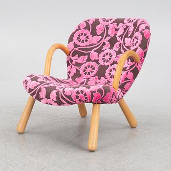 A Scandinavian Modern 'Clam' chair, 1940's/50's.