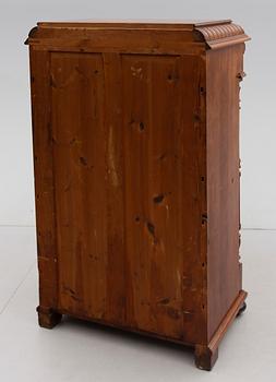 CHIFFONJÉ, nyrenässans, 1800-talets andra hälft.