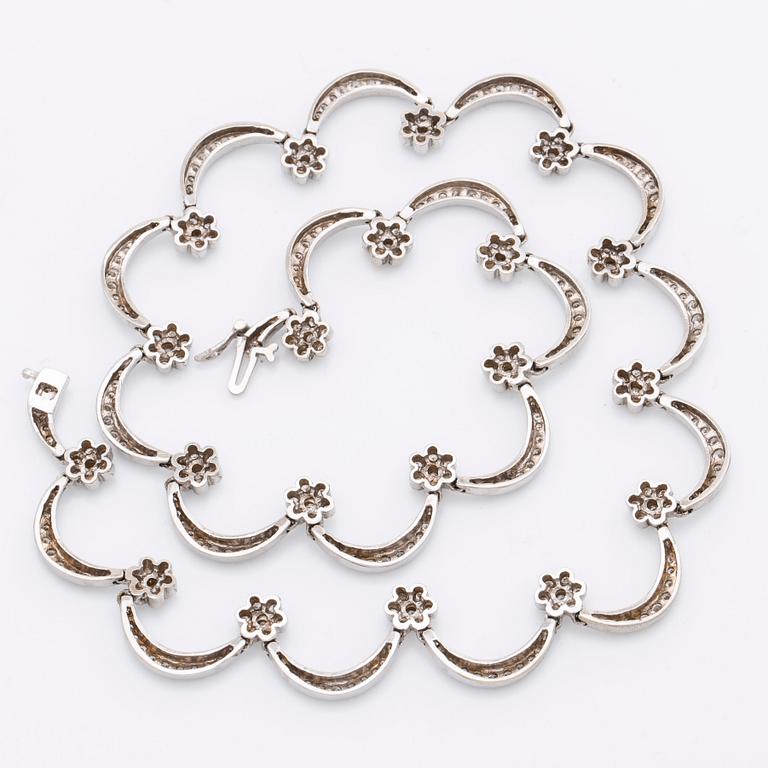 NECKLACE 18K whitegold w brilliant-cut diamonds approx 3,5 ct in total.