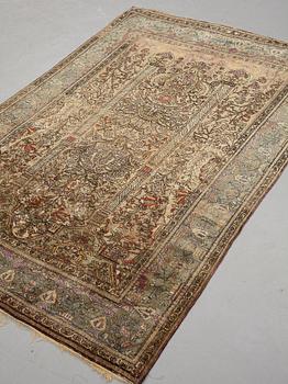 A rug, an antique / semi-antique silk Kashan so called Motashem / Feraghan ca 191,5 - 194,5 x 128,5 - 133 cm.