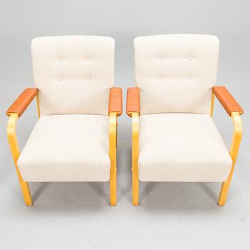 Alvar Aalto, a pair of late 20th century '47' armchairs for Artek.