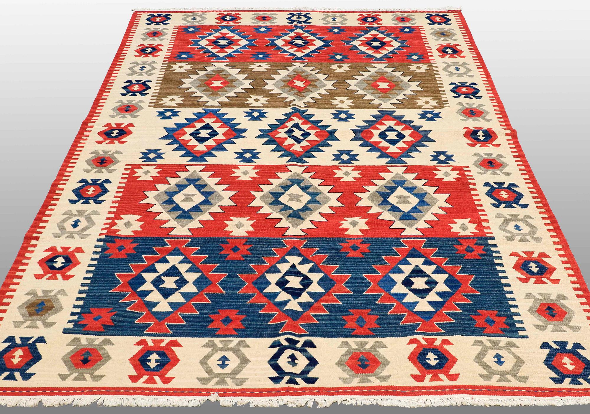 CARPET, Kilim Shiraz, ca 270 x 180 cm.