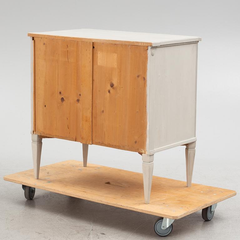 Byrå, gustaviansk stil, 1900-tales mitt.