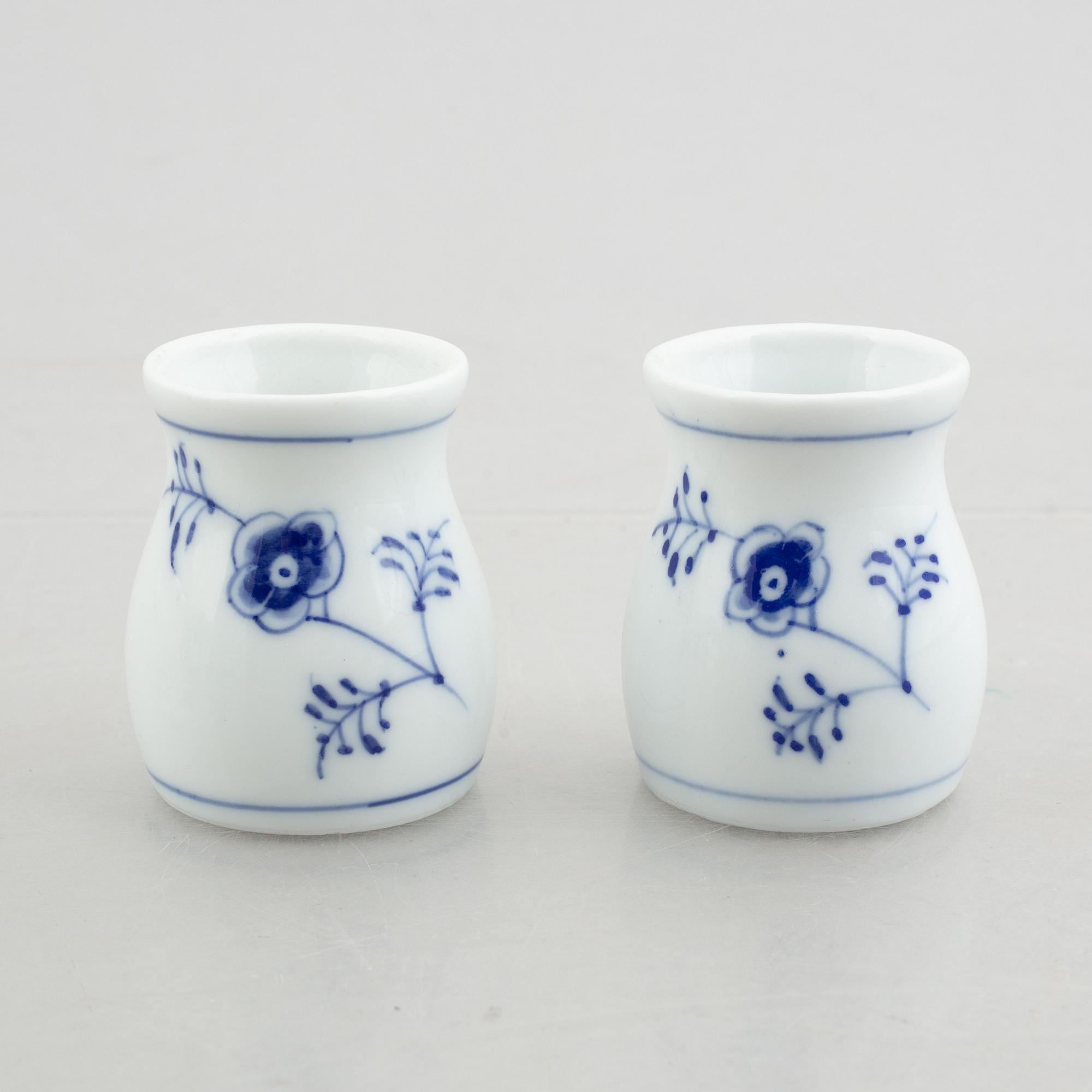 Three small jugs/creamers, a pair of small vases and two salt cellars, "Blue Fluted"/"Musselmalet", Royal Copenhagen.