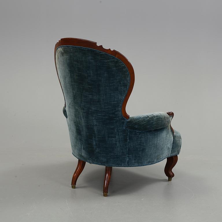 EMMAFÅTÖLJ, nyrokoko, 1800-talets andra hälft.