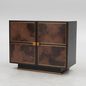 Julian Chichester, a contemporary 'Lille Short Cabinet'.