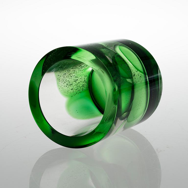 OIVA TOIKKA, A VASE. Signed Oiva Toikka Nuutajärvi Notsjö.