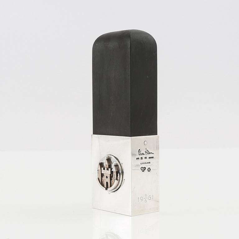 Wiwen Nilsson, seal stamp in sterling silver and ebony with the coat of arms of Lund, Lund 1961.