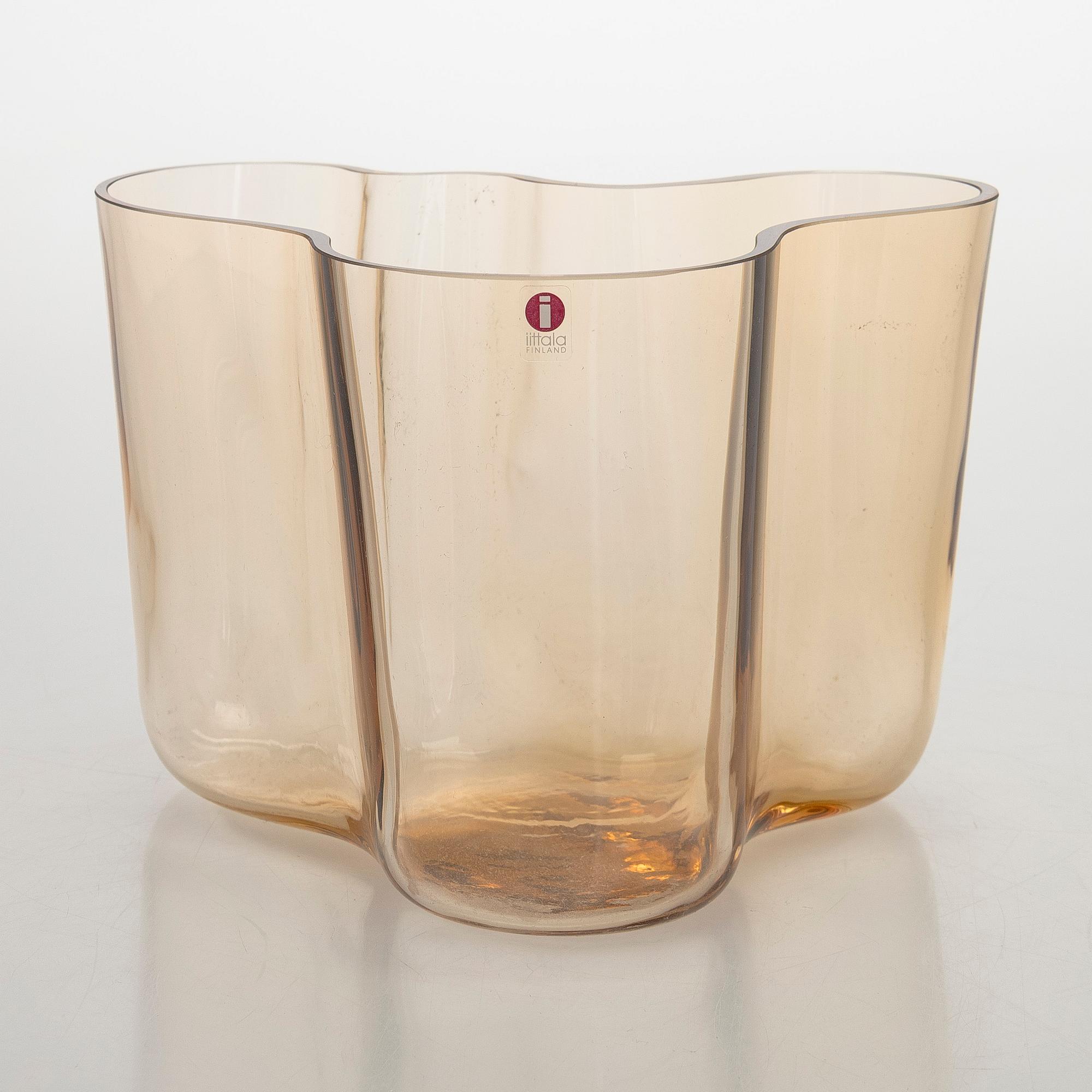 vas, "3030", signerad Alvar Aalto Iittala 1936-1996.