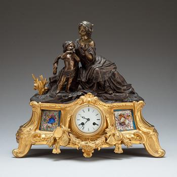 BORDSPENDYL, nyrokoko, 1800-talets andra hälft.